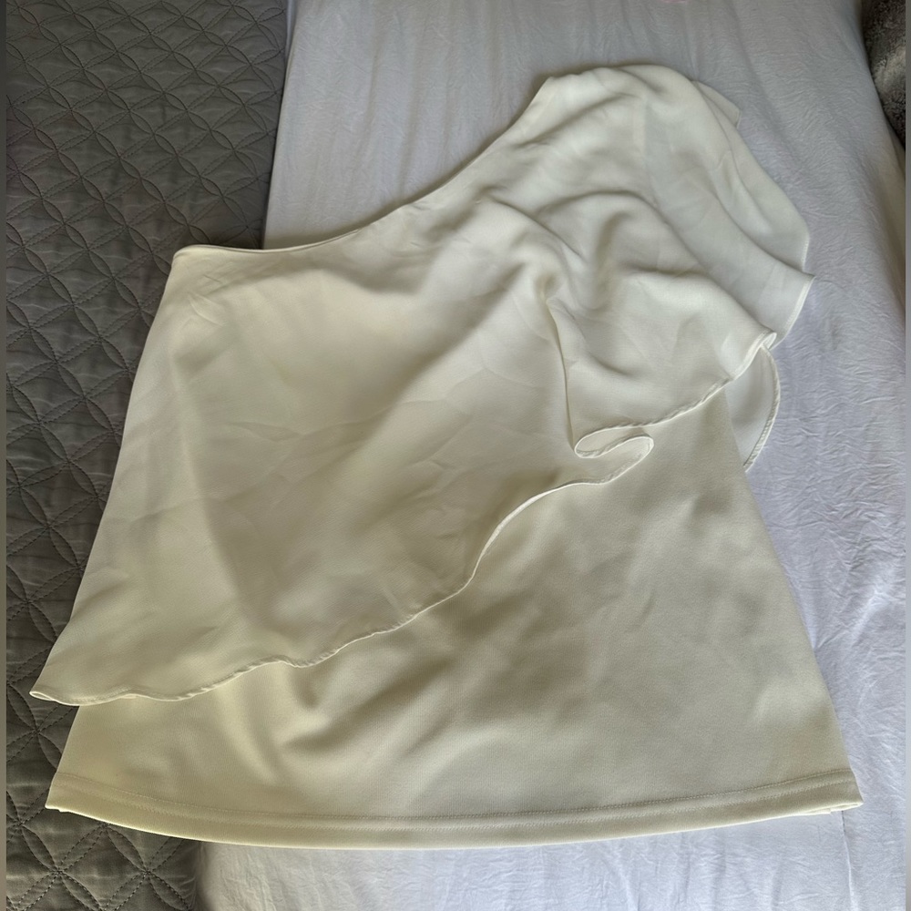 TCEC white one shoulder top